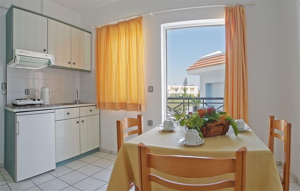 Athena Apartments Stalida Esterno foto